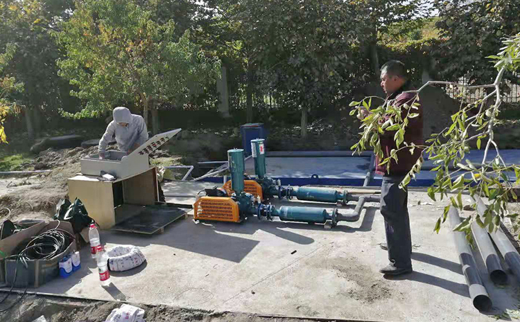 新疆阿克蘇地區(qū)污水處理項(xiàng)目設(shè)備安裝現(xiàn)場(圖3) 新疆阿克蘇地區(qū)污水處理項(xiàng)目設(shè)備安裝現(xiàn)場(圖3)