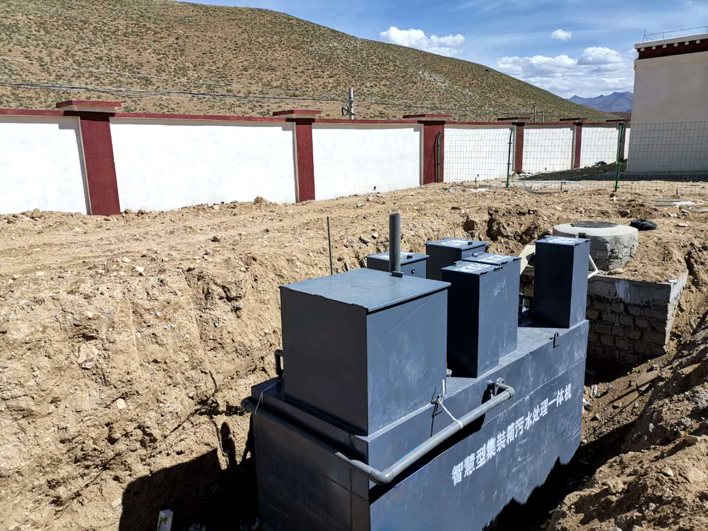 西藏拉薩一體化設(shè)備安裝完成(圖3) 西藏拉薩一體化設(shè)備安裝完成(圖3)